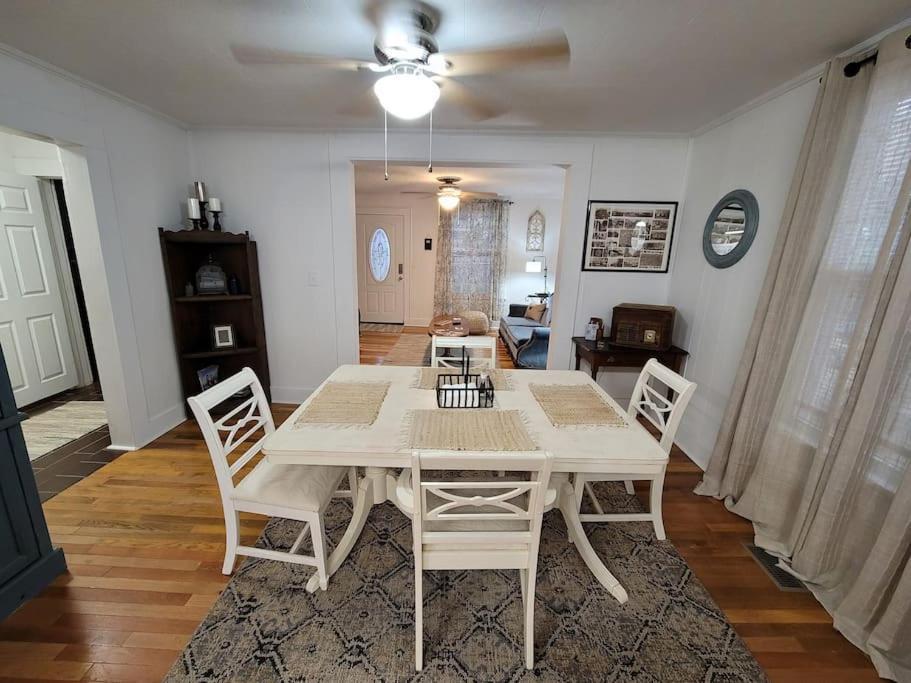 Apple Hill Bungalow, Family And Pet Friendly! Bristol Exteriör bild
