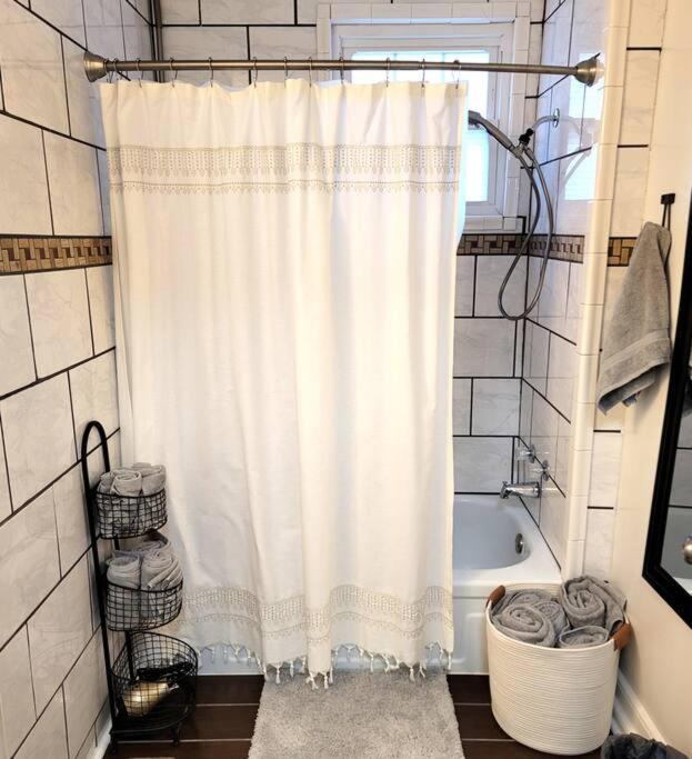 Apple Hill Bungalow, Family And Pet Friendly! Bristol Exteriör bild