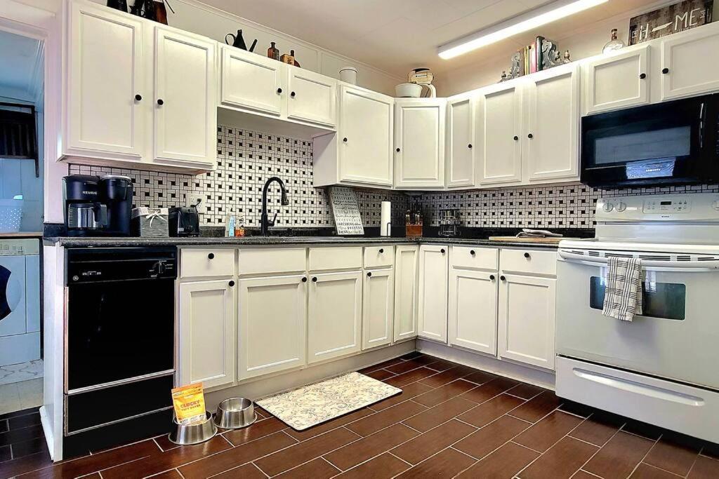 Apple Hill Bungalow, Family And Pet Friendly! Bristol Exteriör bild
